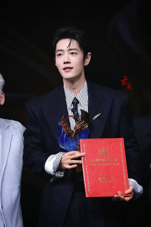 配资知识股 肖战与成龙黄晓明同台角逐，影帝之争惊现神转折