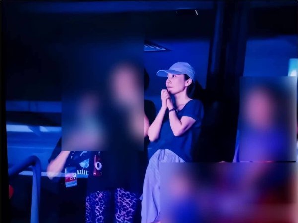 在线配资论坛官网 2026年谢霆锋北京鸟巢演唱会：王菲与俞飞鸿外貌神似引误认